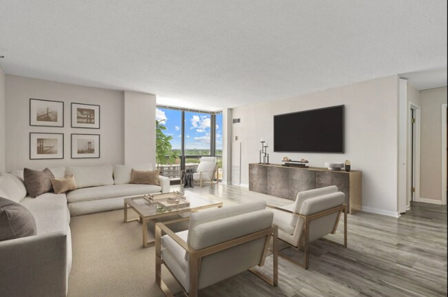 Foto del edificio - 100 Forest Ave