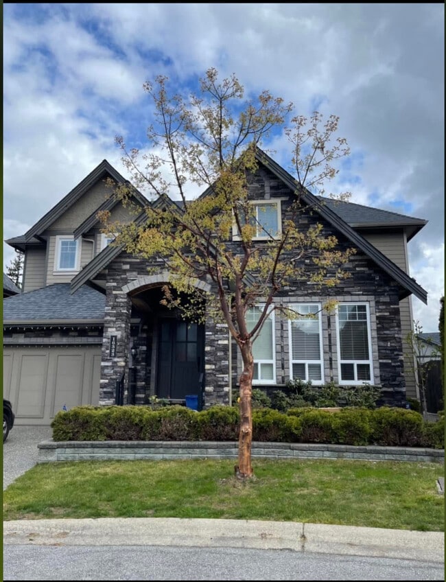 Photo du bâtiment - 16323-1626A 26a Ave