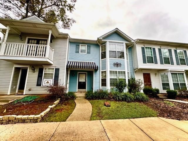 Foto del edificio - 270 Hillcrest Rd