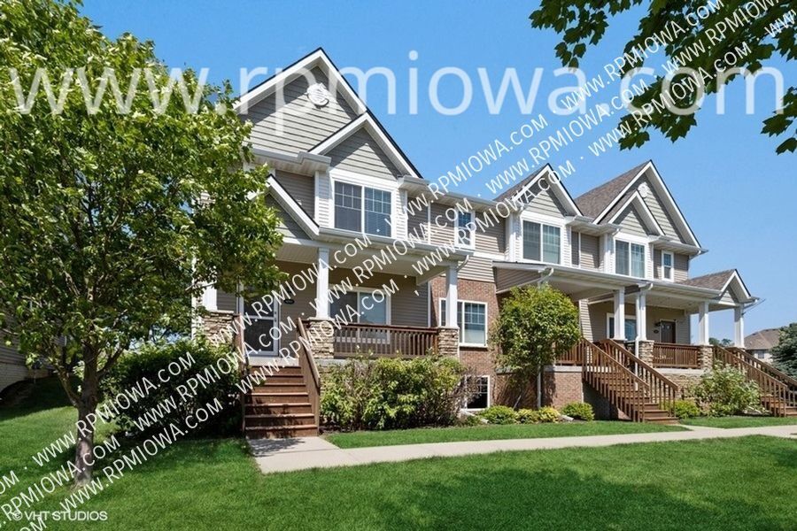 Primary Photo - GREAT LOCATION!! 3 Bed, 2.5 Bath Townhome ...