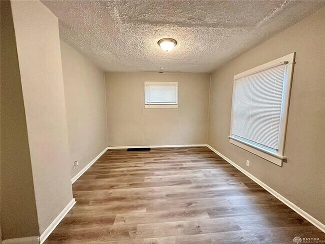 Foto del edificio - 2308 Fauver Ave