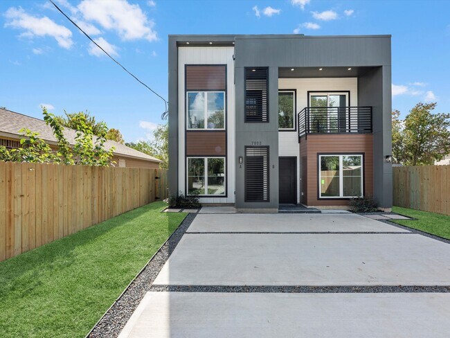 Foto del edificio - 7802 Queen St