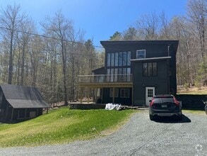 Building Photo - 93 Warner Ln