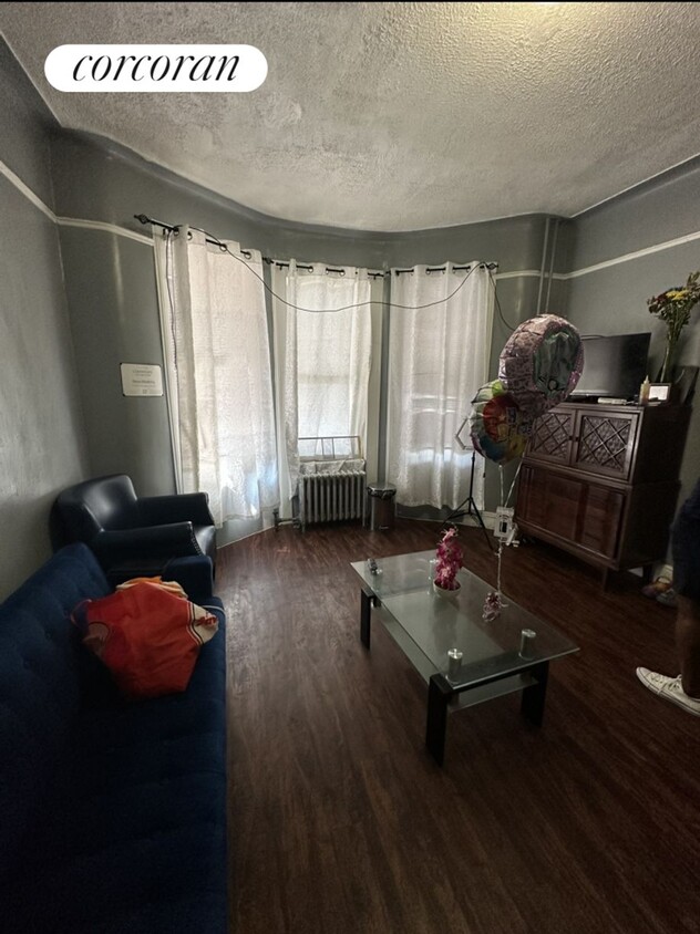 Foto principal - 891 Livonia Ave