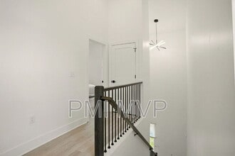 Building Photo - 92 E Innis Ave