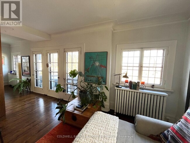 Building Photo - UNIT #1 ON 2ND FLOOR - 8 1/2 RANGE Rd