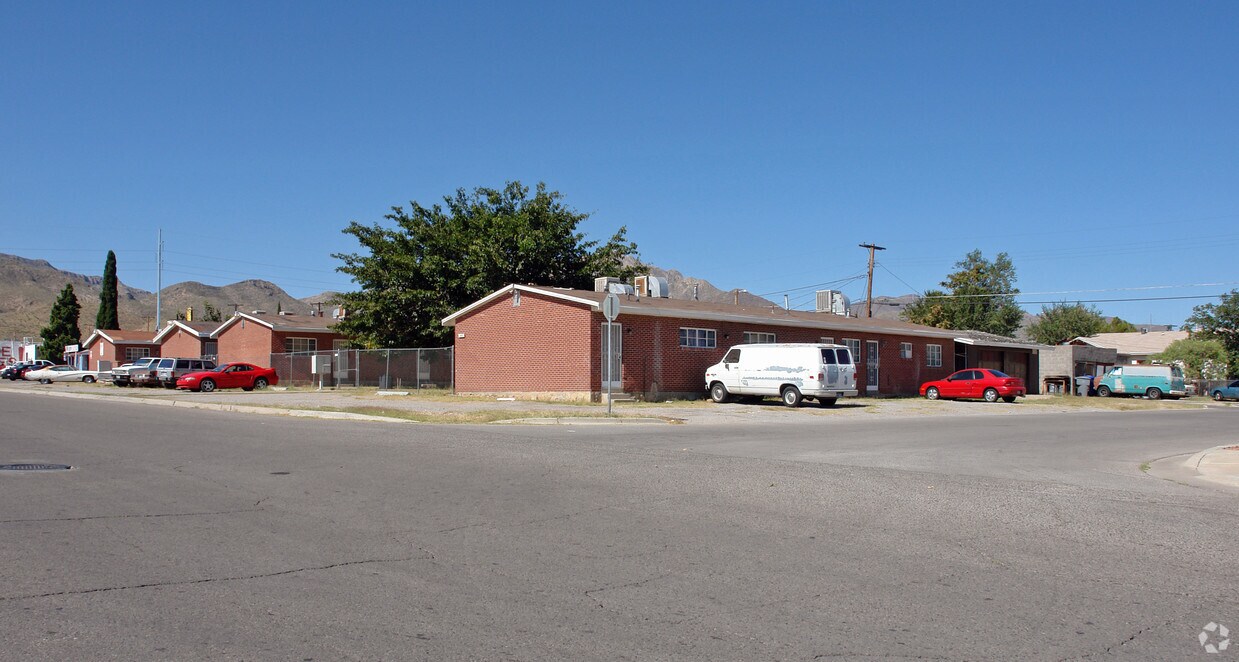 Foto principal - 4015-4029 Broaddus Ave