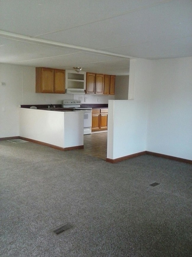 Building Photo - 5909 Cedar Dr