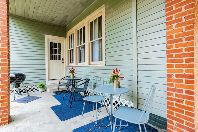 Building Photo - 152 Hannon Ave