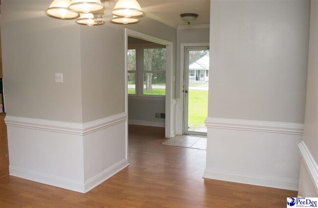 Building Photo - 109 Lands End Dr
