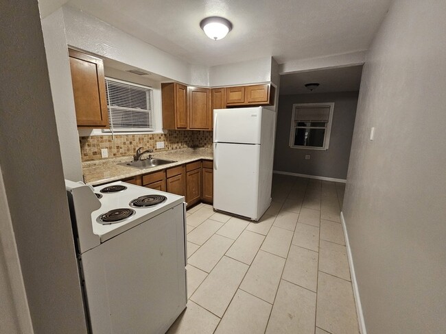 Building Photo - 2737 Gracewood Rd