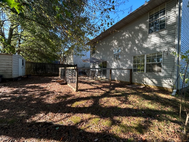 Building Photo - 869 Hollins Rd