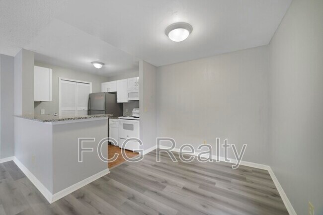 Building Photo - 6178 Westgate Dr