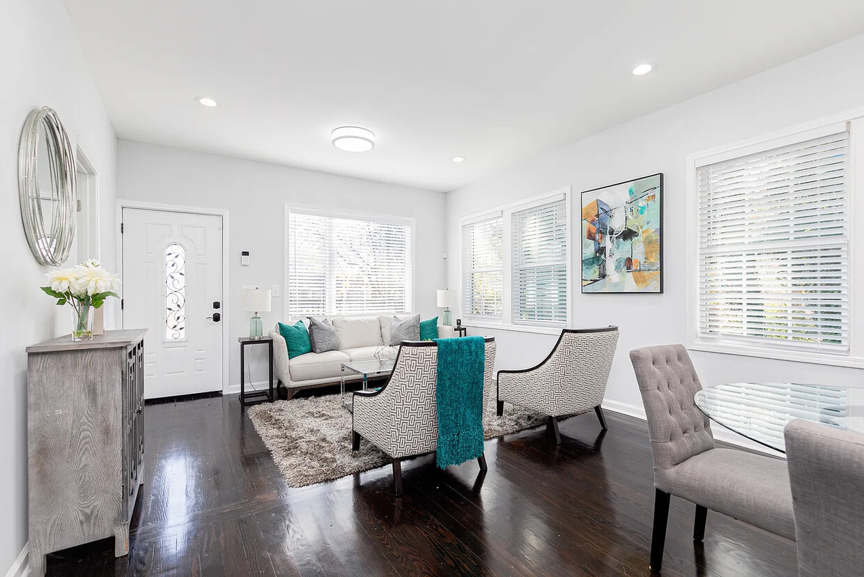 Foto principal - Room in House on Browns Mill Rd SE