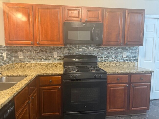 Foto del edificio - Charming 3BR / 2 Bath Ranch in Hampton!