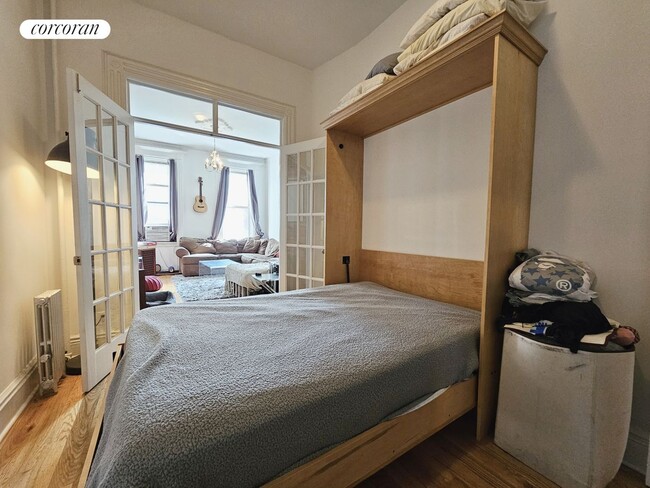Foto del edificio - 104 Bedford Ave