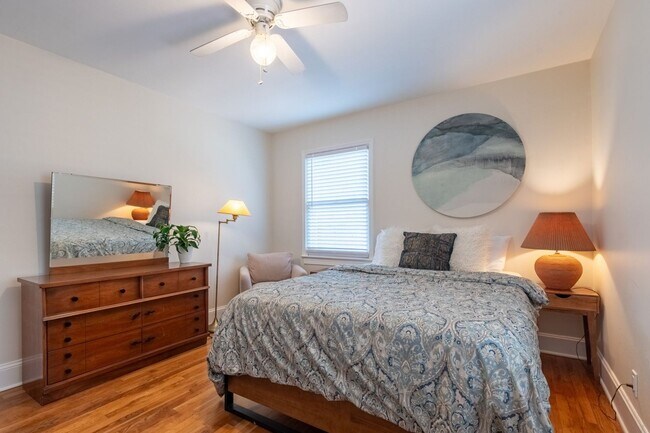 Foto del edificio - Charming 2BR House in Durham