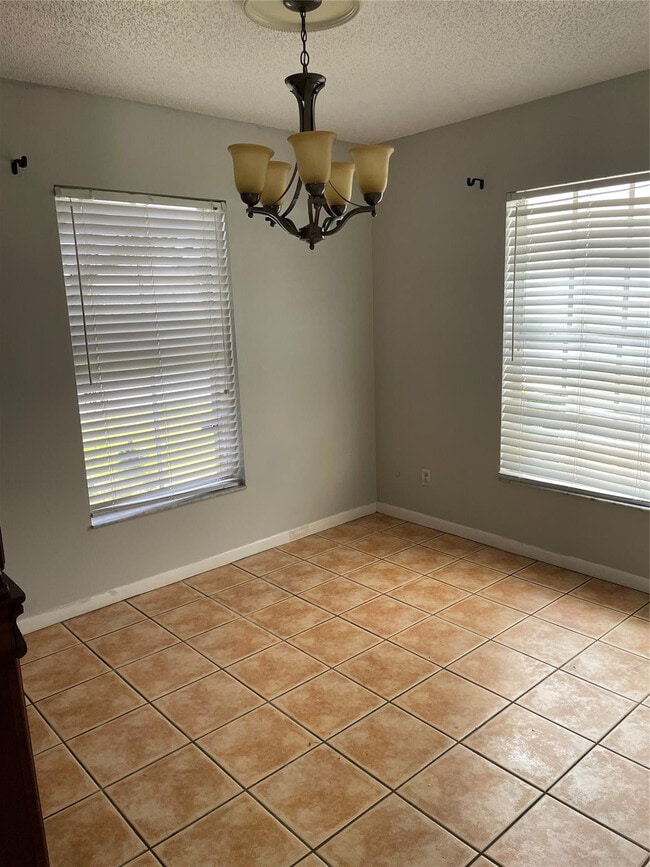 Foto del edificio - 5871 Woodland Point Dr