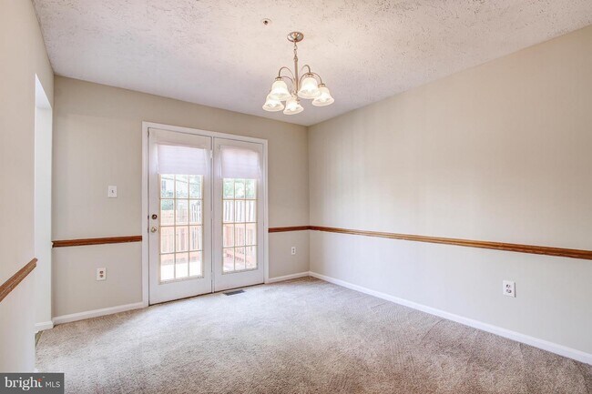 Foto del edificio - 12825 Carousel Ct