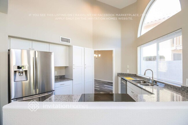 Building Photo - 918 W Sun Coast Dr