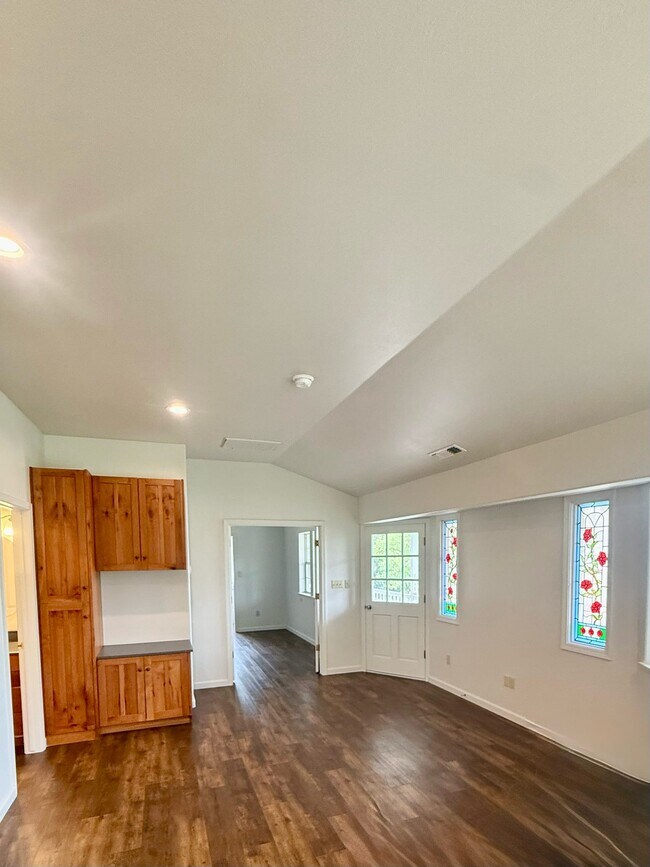 Foto del edificio - 16083 Indian Springs Ranch Rd