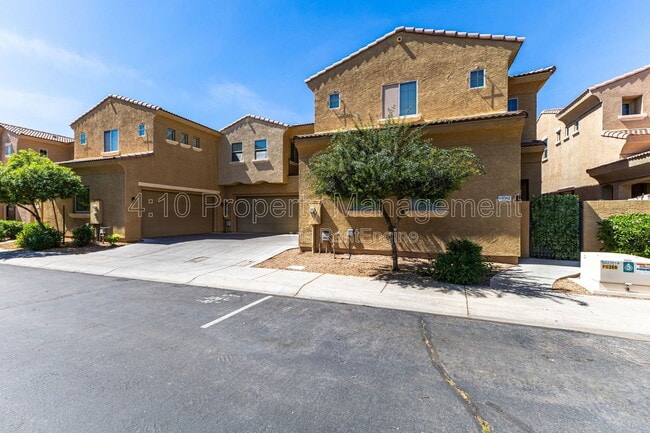 Foto del edificio - 1367 S Country Club Dr