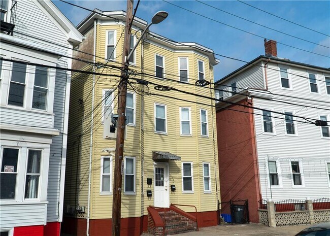Building Photo - 223 Federal St