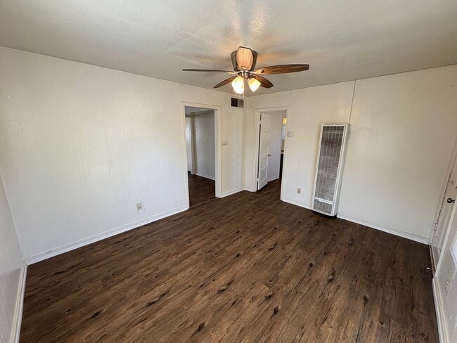 Foto del edificio - Cozy Home On Spacious Lot Available Now!