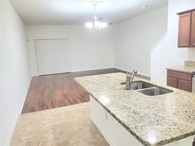 Foto del edificio - 2044 Hawks View Dr