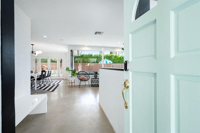 Foto del edificio - 1351 East San Lorenzo Road, Palm Springs, ...