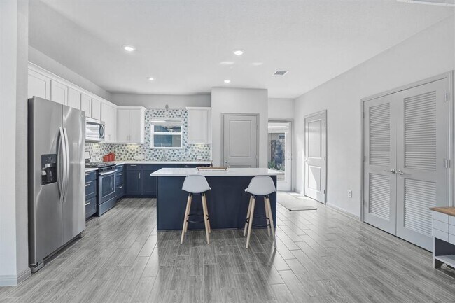 Foto del edificio - 5909 Charles Merle Dr.