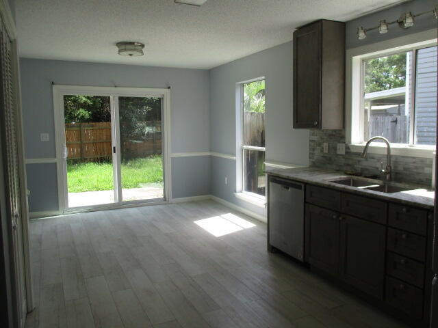 Building Photo - 453 Sandy Ridge Cir