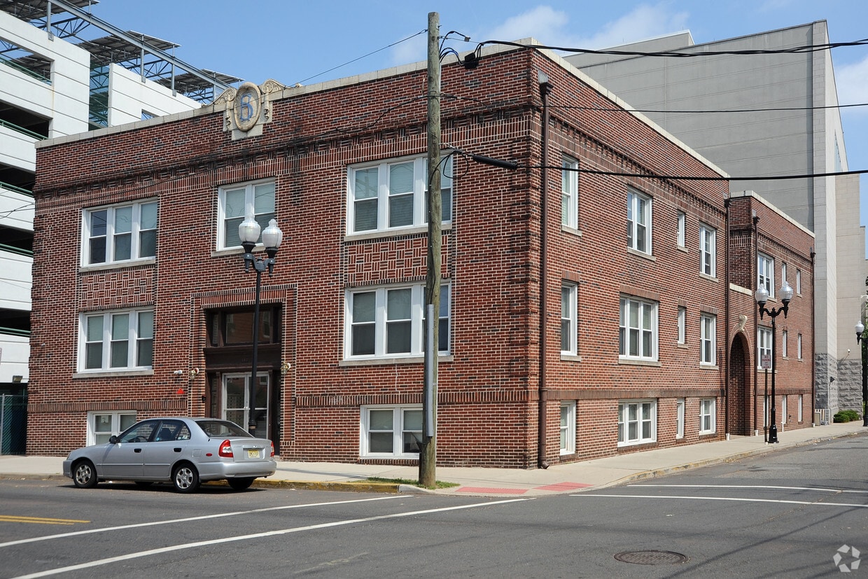 147 Welton St, New Brunswick, NJ 08901 Apartments in New Brunswick