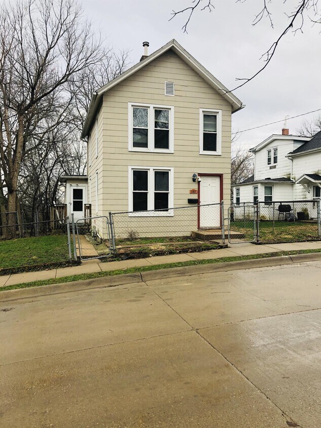 880 Wilson Ave, Dubuque, IA 52001 House Rental in Dubuque, IA