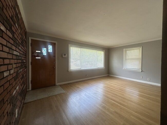 Building Photo - 1426 Comet Dr