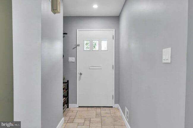 Building Photo - 4313 Dubois St