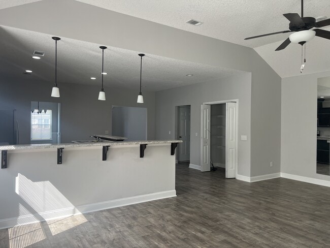 Building Photo - 364 Thorp Circle