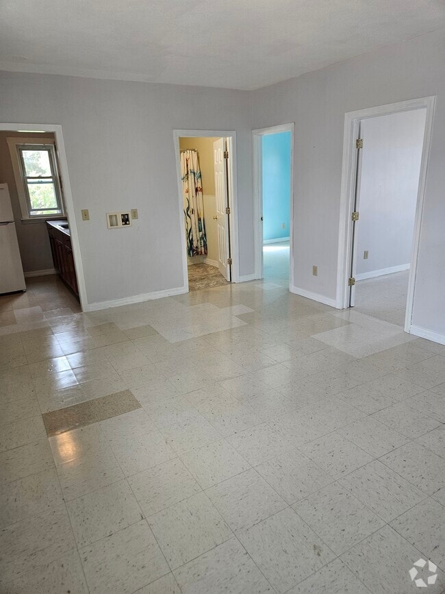 Building Photo - 56 Laval St
