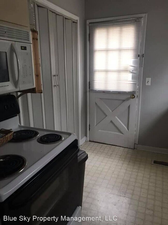 Building Photo - 2 br, 1 bath House - 1600 N. New York