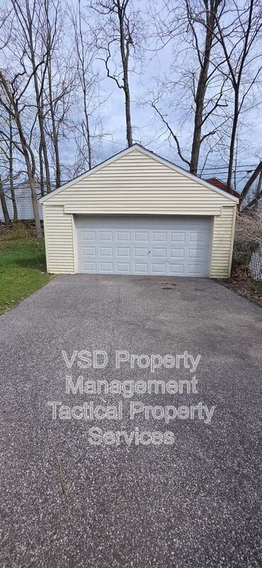 Foto del edificio - 19101 Nitra Ave