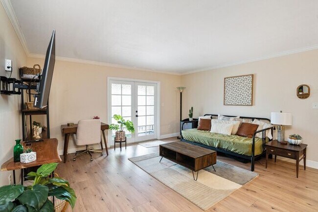 Building Photo - 5306 Santa Rosa Ct