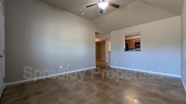 Foto del edificio - 764B E Ridge Blvd