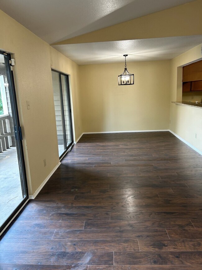 Foto del edificio - 4444 N Victory Dr