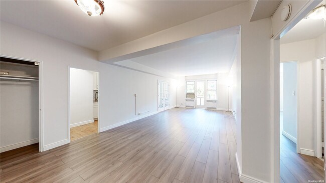 Foto del edificio - 69-10 108th St
