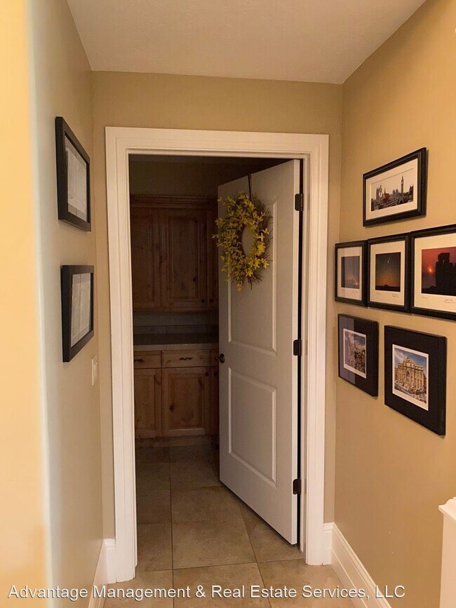 Foto del edificio - 2 br, 2 bath House - 222 W 2280 N  Unit 111