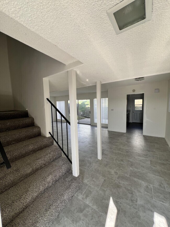 Foto del edificio - 1851 W Malvern Ave