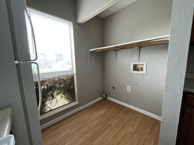 Building Photo - 7405 Avenue X