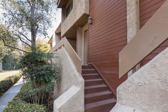 Building Photo - 765 County Square Dr