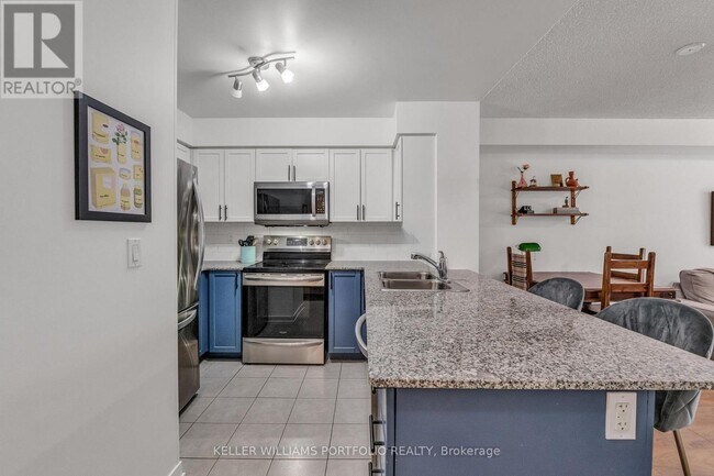 Photo du bâtiment - 812 Lansdowne Ave