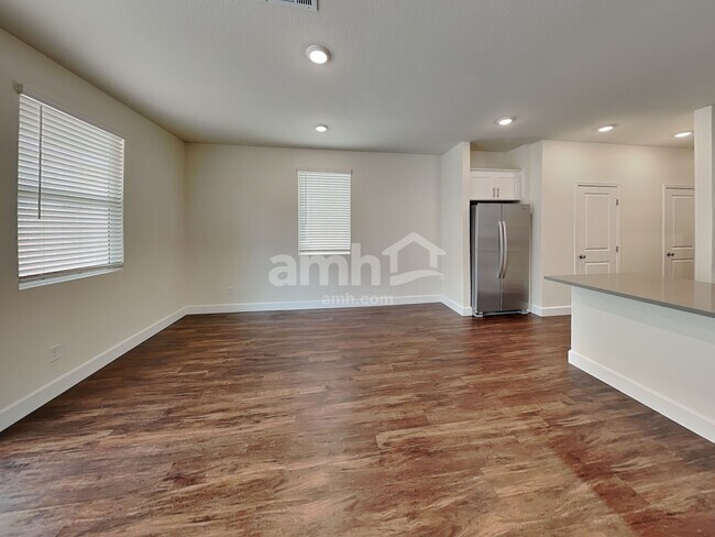 Building Photo - 563 Lotus Land Avenue
